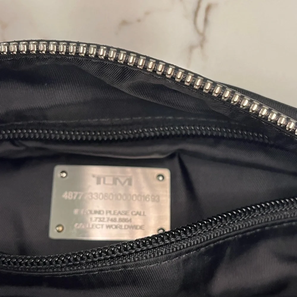Tumi cross body travel bag - Picture 9 of 12